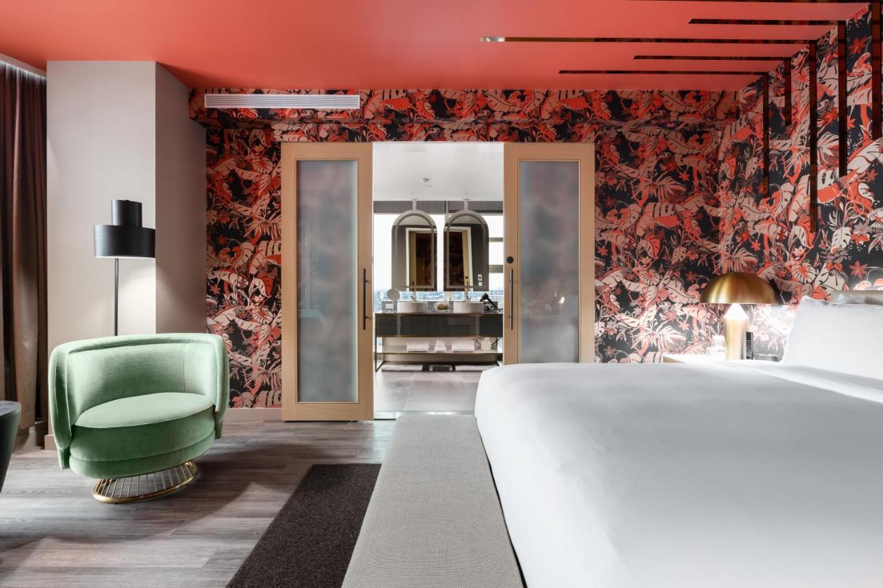 Versante Hotel 列治文 外观 照片 A room at the hotel
