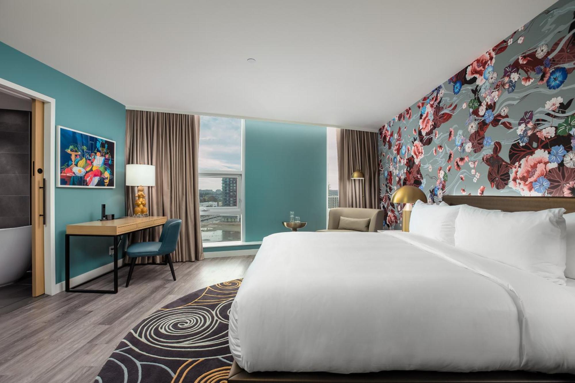 Versante Hotel 列治文 客房 照片 A guest room at the hotel